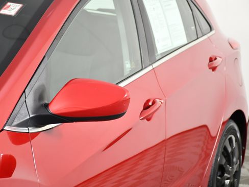 Used 2017 Hyundai Elantra GT image 13