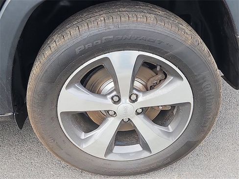 Used 2019 Jeep Cherokee Limited w/ Trailer Tow Group image 8