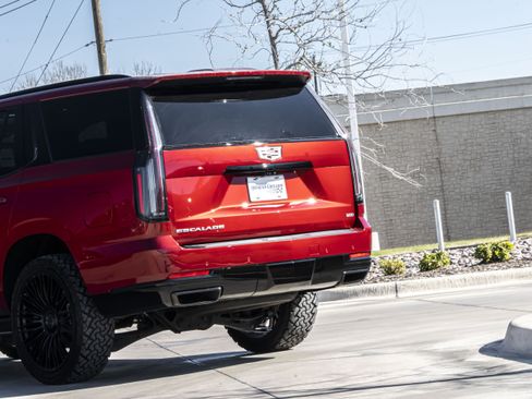 Used 2025 Cadillac Escalade Sport Platinum image 6