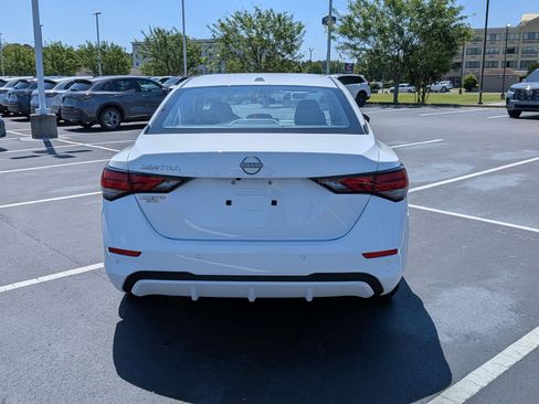 Used 2025 Nissan Sentra SV FWD image 4