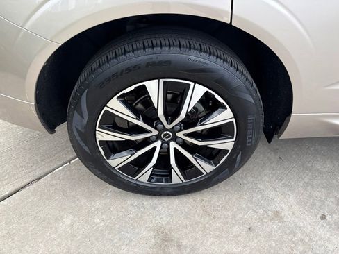 Certified 2023 Volvo XC60 B5 Plus w/ Climate Package AWD/4WD image 13