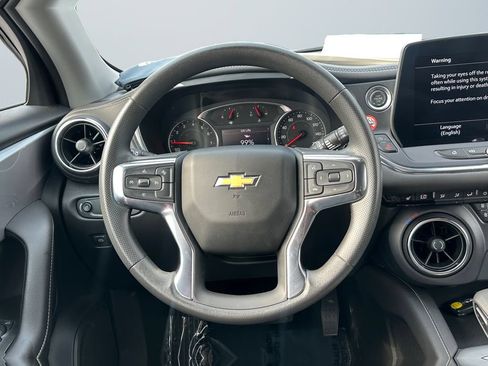 Used 2025 Chevrolet Blazer LT AWD/4WD image 12