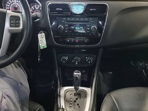 Used 2013 Chrysler 200 Limited FWD image 27