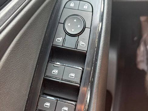 Used 2024 Nissan Rogue S AWD/4WD image 16