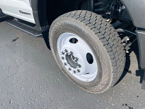 New 2025 Ford F550 XL image 3