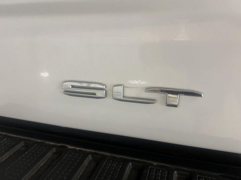 Used 2024 GMC Sierra 1500 SLT w/ SLT Premium Plus Package AWD/4WD image 9