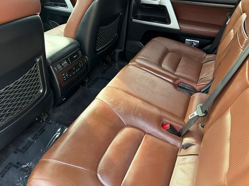 Certified 2018 Toyota Land Cruiser image 11