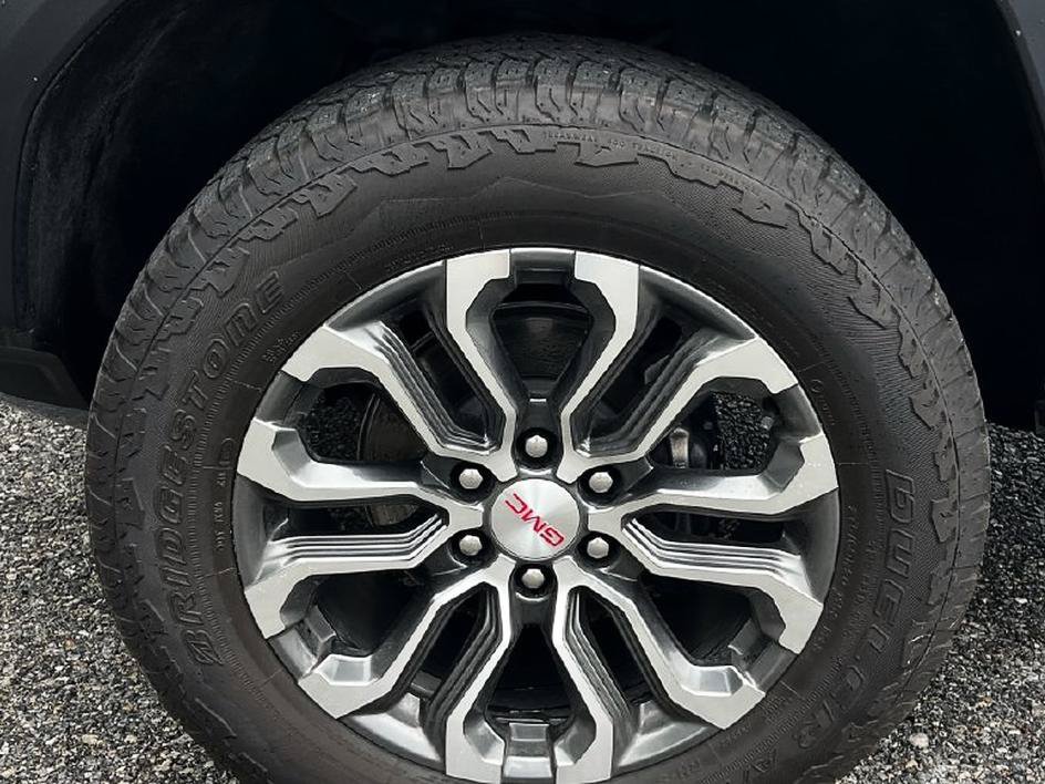 Used 2025 GMC Canyon Denali AWD/4WD image 7