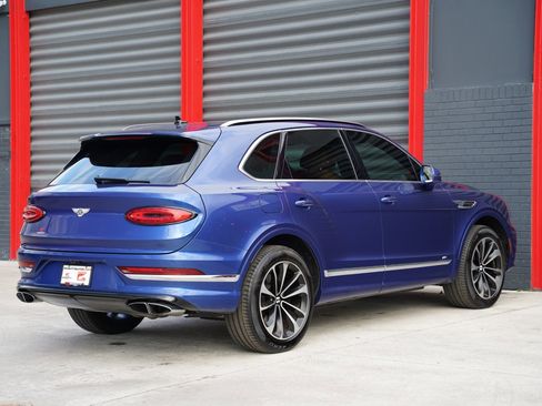Used 2021 Bentley Bentayga V8 image 6
