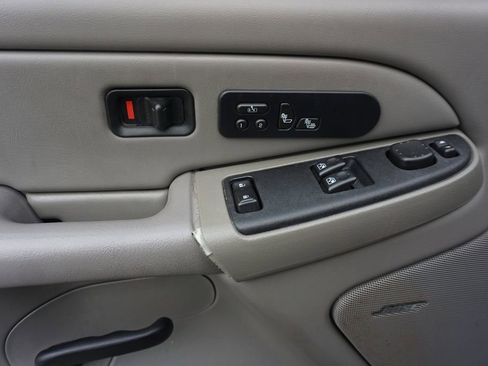 Used 2006 Chevrolet Silverado 1500 LT w/ Onstar Plus Package RWD image 3