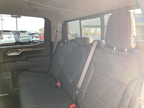 Used 2025 Chevrolet Silverado 1500 LT w/ Convenience Package II image 17