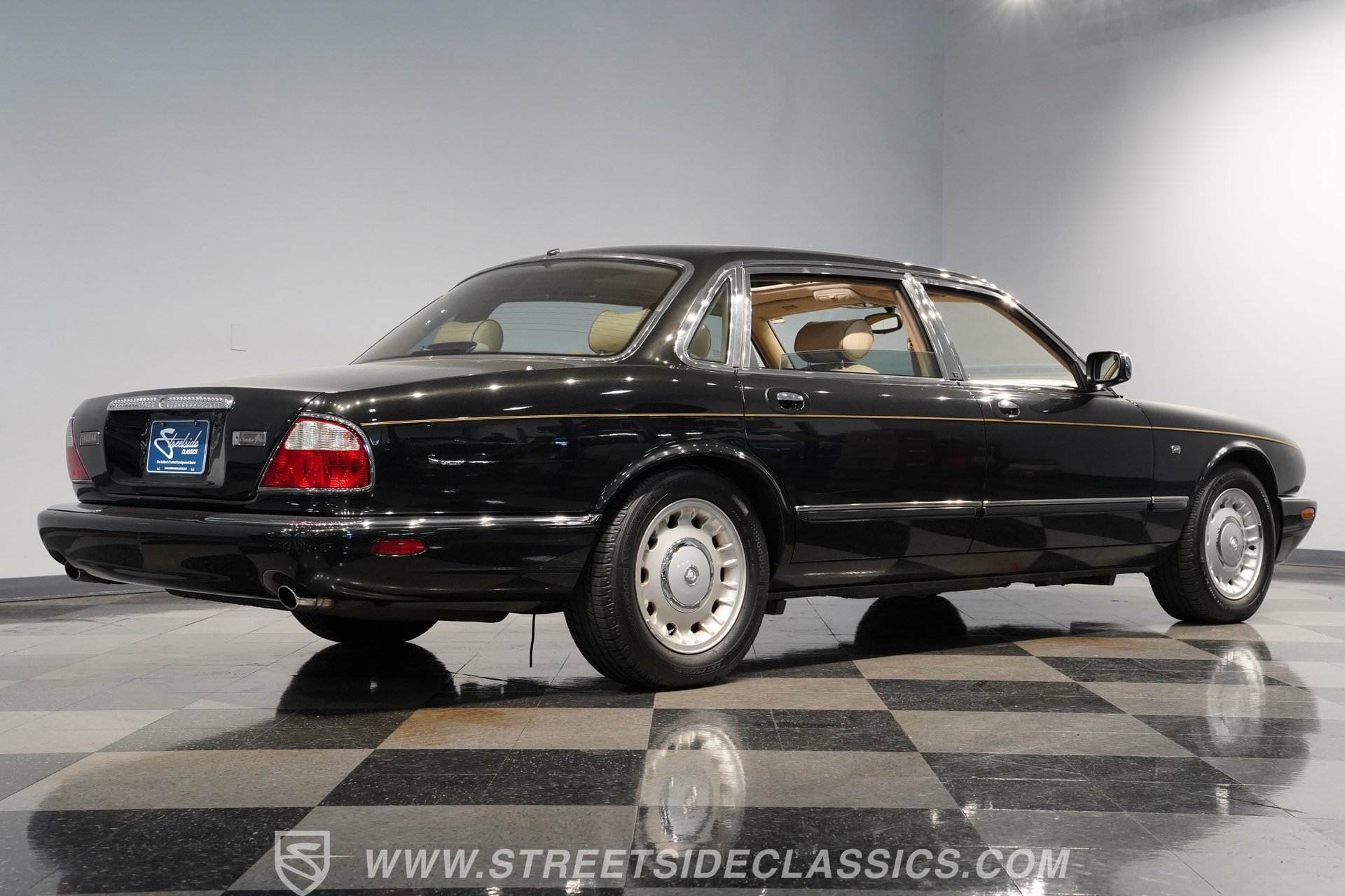 Used 1998 Jaguar XJ8 L RWD image 28