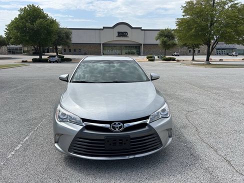 Used 2016 Toyota Camry LE FWD image 7