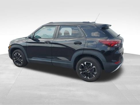 Used 2023 Chevrolet TrailBlazer LT w/ Convenience Package AWD/4WD image 3