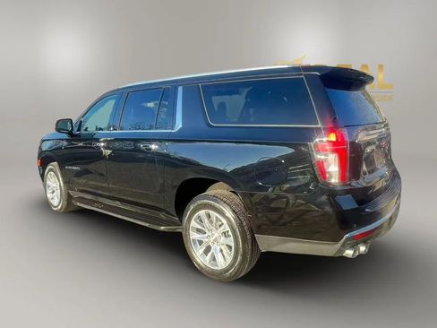 Used 2024 Chevrolet Suburban Premier image 5