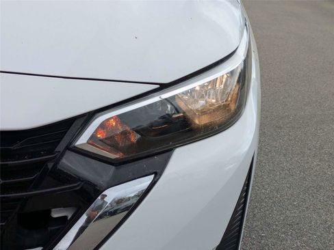 Used 2025 Nissan Sentra SV image 12