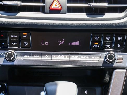 Used 2025 Kia Seltos EX FWD image 23
