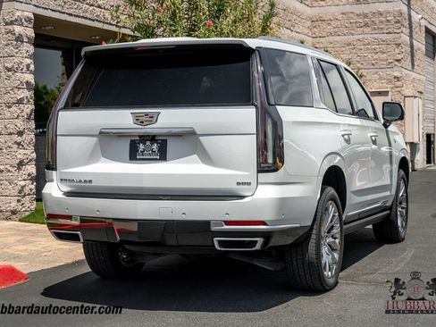 Used 2025 Cadillac Escalade Premium Luxury w/ Touring Package AWD/4WD image 10
