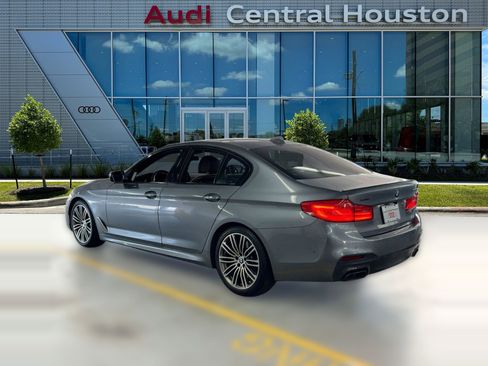 Used 2018 BMW M550i xDrive w/ Dynamic Handling Package image 3