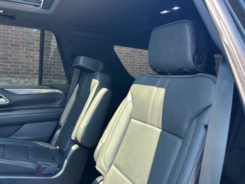 Used 2022 Chevrolet Tahoe RST w/ Luxury Package AWD/4WD image 26