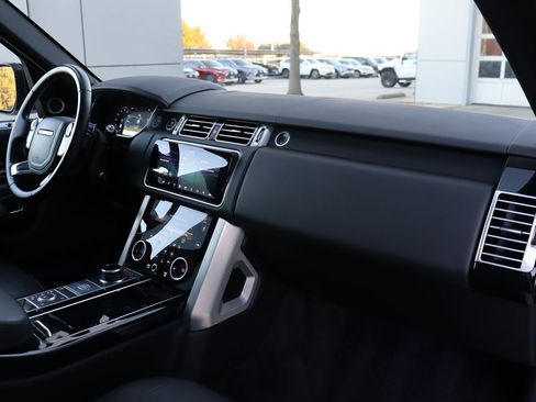 Used 2020 Land Rover Range Rover HSE image 14
