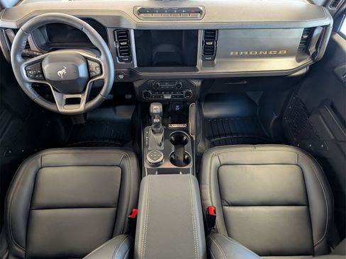 New 2025 Ford Bronco Badlands image 4