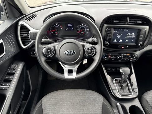 Used 2020 Kia Soul S FWD image 12