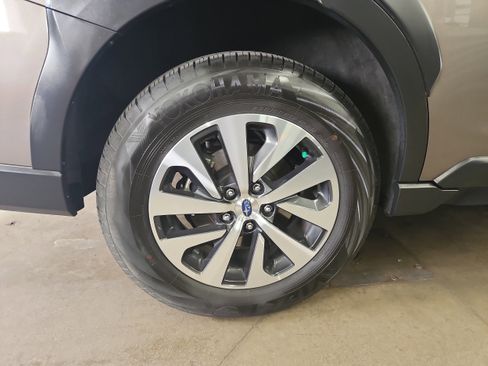 Used 2023 Subaru Outback Premium image 21