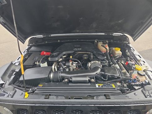 Used 2021 Jeep Wrangler Sport image 13