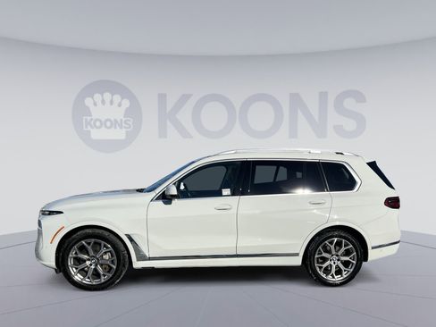 Used 2024 BMW X7 xDrive40i w/ Executive Package image 2