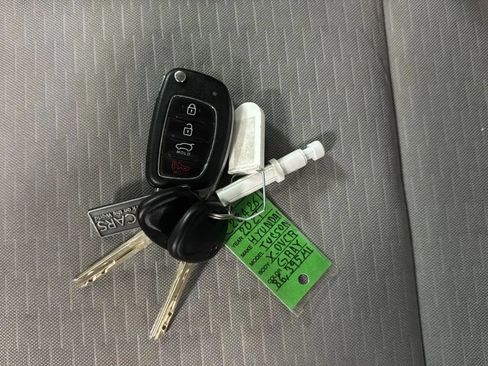 Used 2021 Hyundai Tucson SE w/ Cargo Package FWD image 24