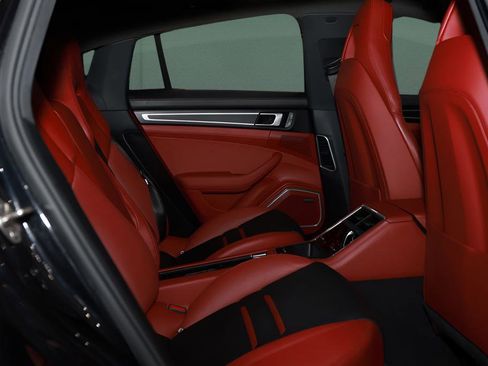 Used 2023 Porsche Panamera 4 Platinum Edition image 14