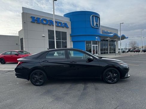 Used 2023 Hyundai Elantra SEL image 4