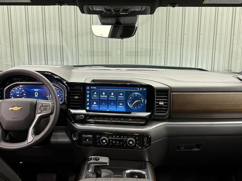 Used 2026 Chevrolet Silverado 1500 High Country w/ High Country Premium Package AWD/4WD image 37