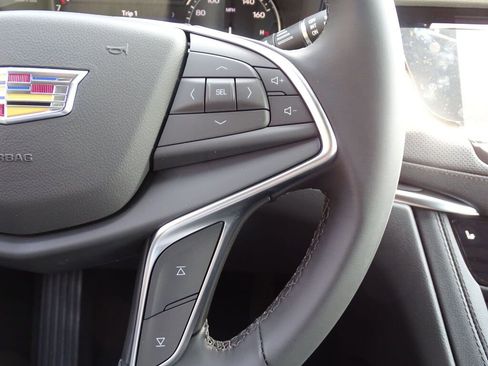 New 2025 Cadillac XT5 Luxury image 37