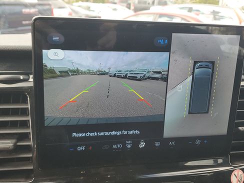 Used 2023 Ford Transit 350 XLT image 23