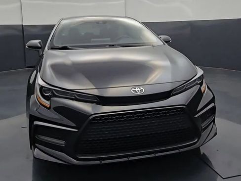 Used 2021 Toyota Corolla SE w/ SE Premium Package FWD image 4