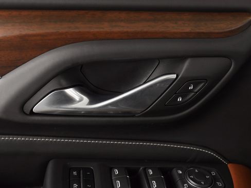 Used 2023 GMC Yukon Denali Ultimate image 30