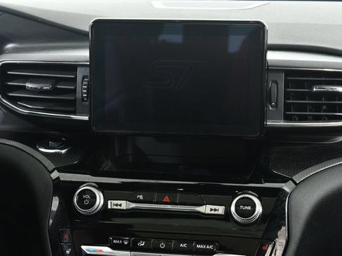 Used 2024 Ford Explorer ST AWD/4WD image 9