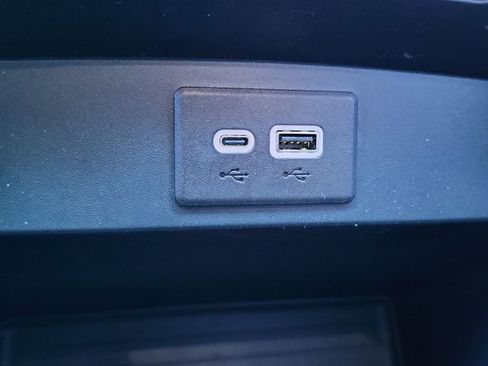 Certified 2024 Chevrolet Suburban LT image 40