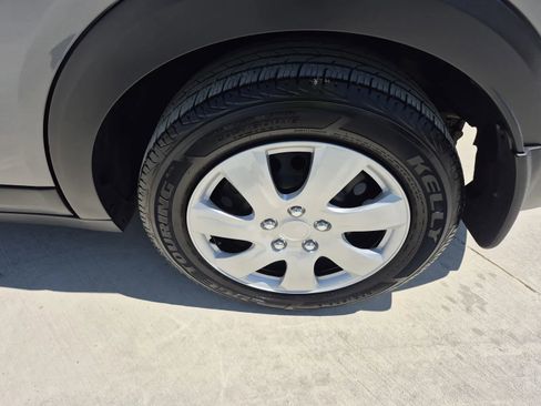 Used 2020 Nissan Kicks S FWD image 9