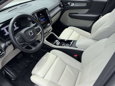 Certified 2023 Volvo XC40 B5 Ultimate w/ Climate Package AWD/4WD image 19