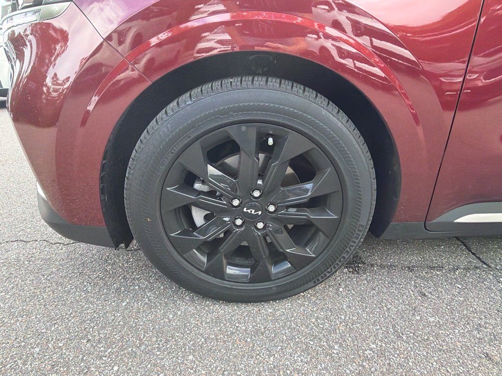 Certified 2023 Kia Carnival SX Prestige FWD image 30