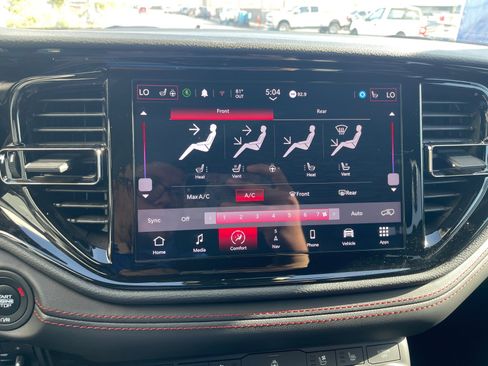 Used 2024 Dodge Durango GT RWD image 24