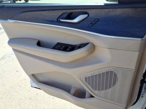 Certified 2023 Jeep Grand Cherokee Limited image 16