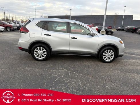 Certified 2020 Nissan Rogue S image 5