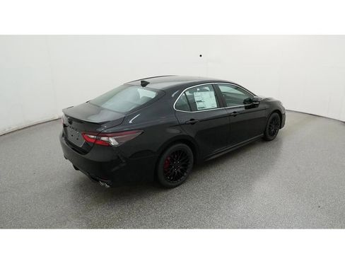 Used 2023 Toyota Camry SE w/ Convenience Package image 10