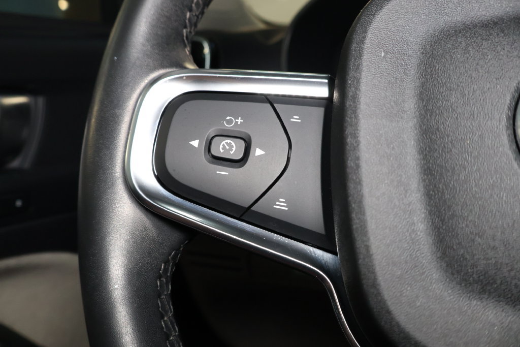 Used 2024 Volvo XC40 B5 Plus AWD/4WD image 22