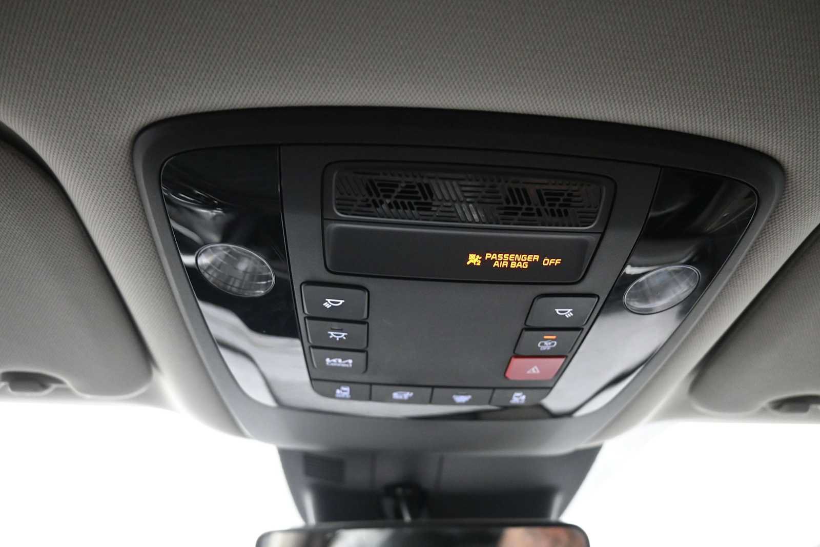 Used 2025 Kia Carnival EX FWD image 17