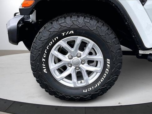 Certified 2023 Jeep Gladiator Sport image 31